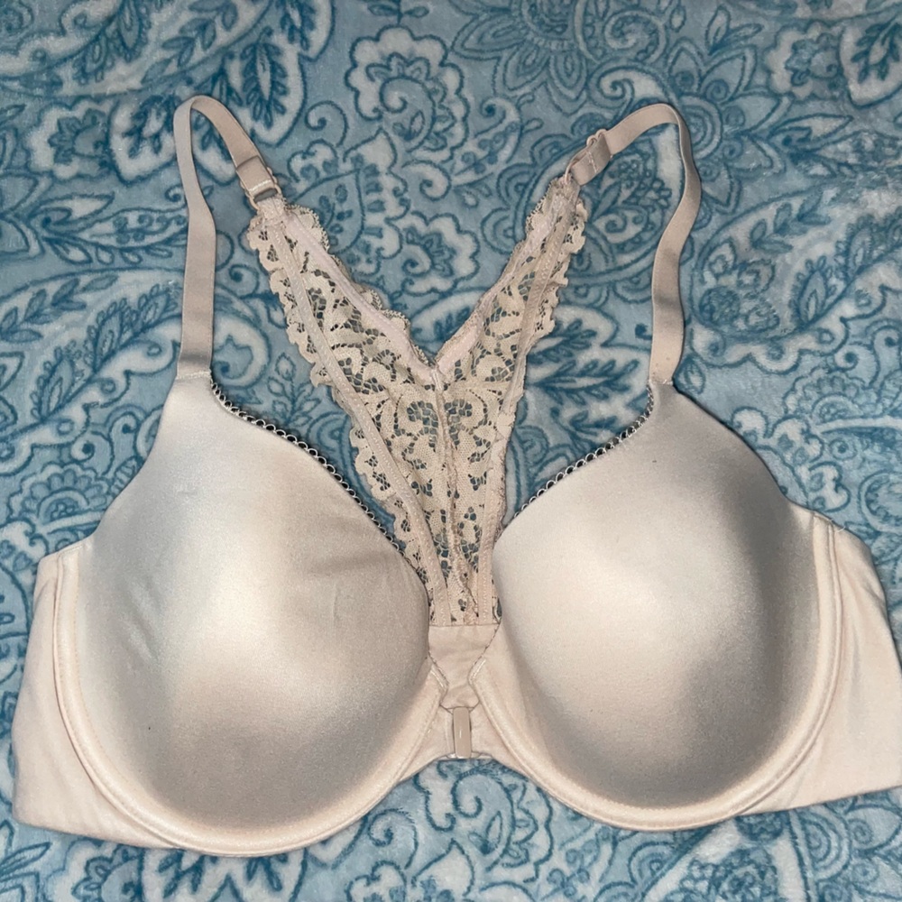 36D Victoria’s Secret bra